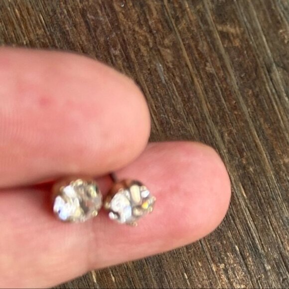 Alquimia Gold Stud Earrings - Picture 6 of 6